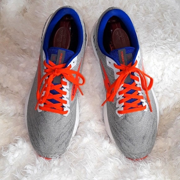 Brooks Ravenna 11 Guiderails Athletic Shoes with Speed Support. US Size: 8 - Picture 7 of 11